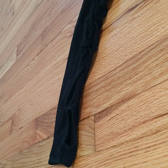 • GymShark Cropped Long Sleeve Shirt • - Picture 7 of 7